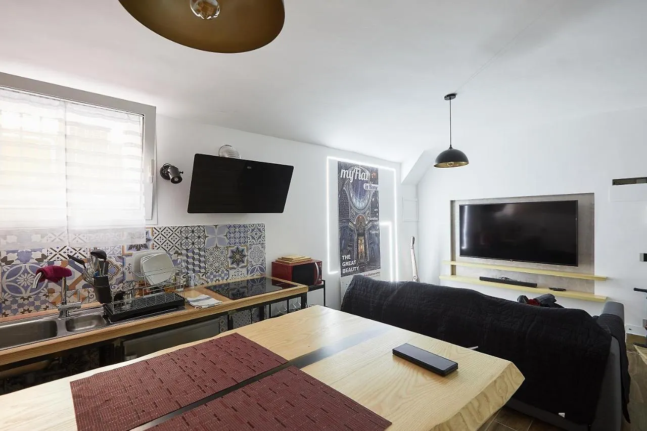 Cozy And Funny Apartment In Front Of Vatican Museums - Myflat In Rome